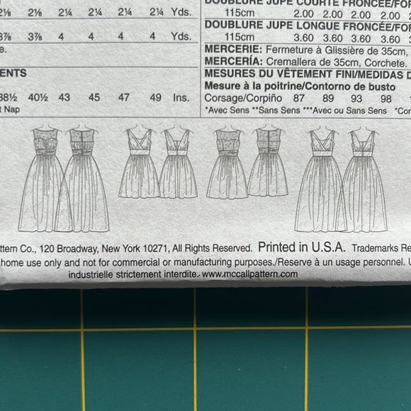 McCall Sewing Pattern - Dress M7090 - Picture 5 of 8